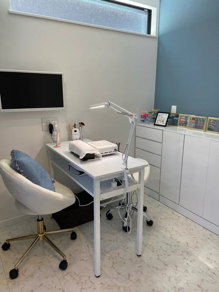 R_nailの内観・外観2