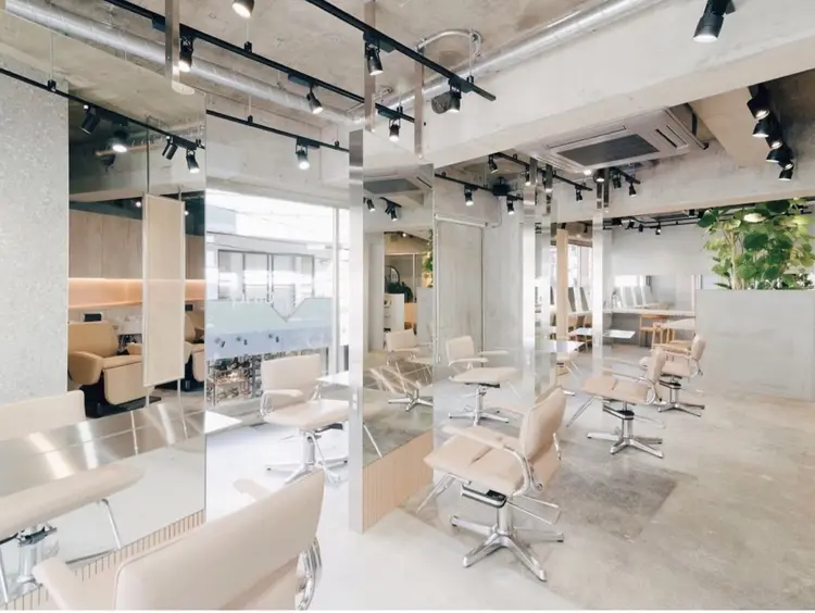 cinq MARKETの内観・外観1