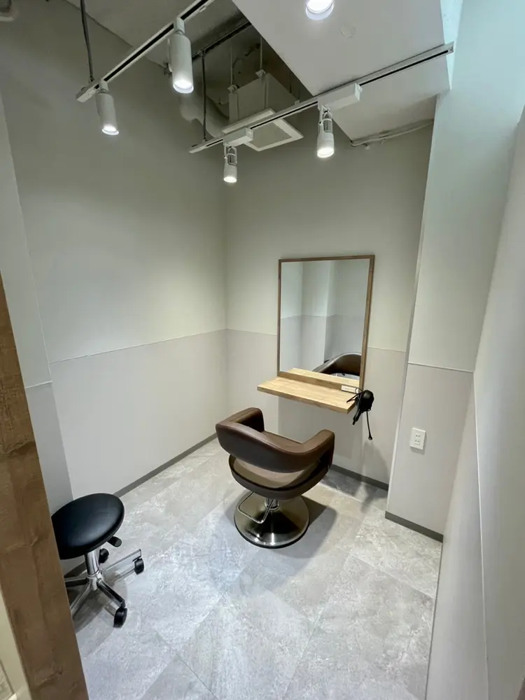 SALOWIN調布店の内観・外観3