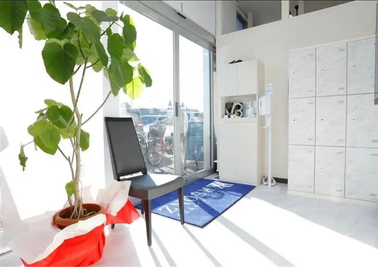 REONZ取手店の内観・外観2