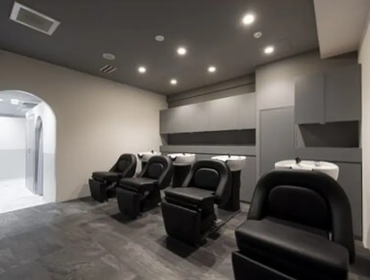 SALOWIN新宿三丁目の内観・外観3