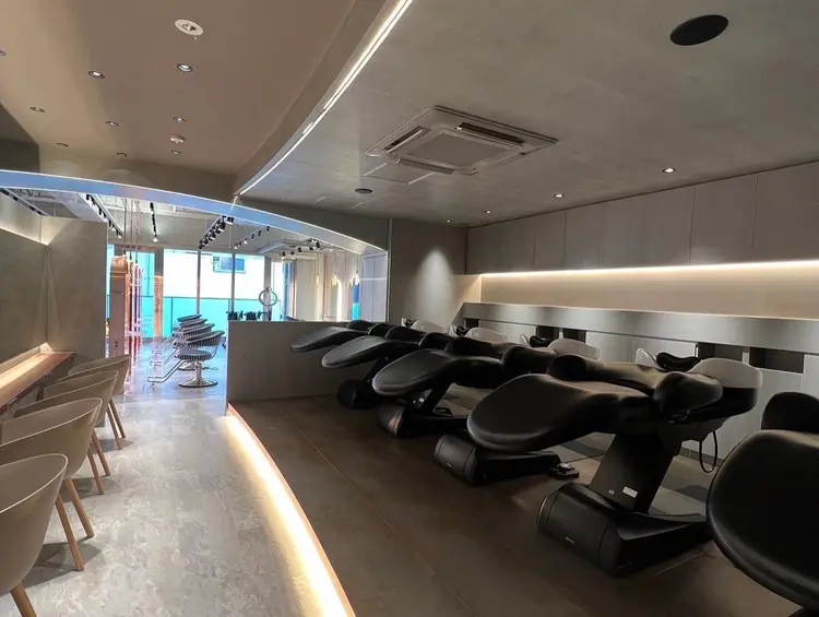 SALOWIN 原宿iori B1の内観・外観3