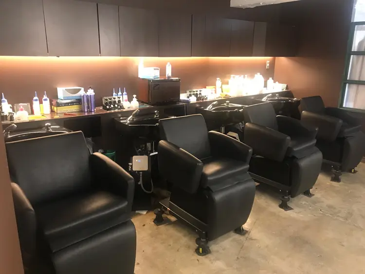 Ursus hair Design by HEADLIGHT 本八幡の内観・外観2