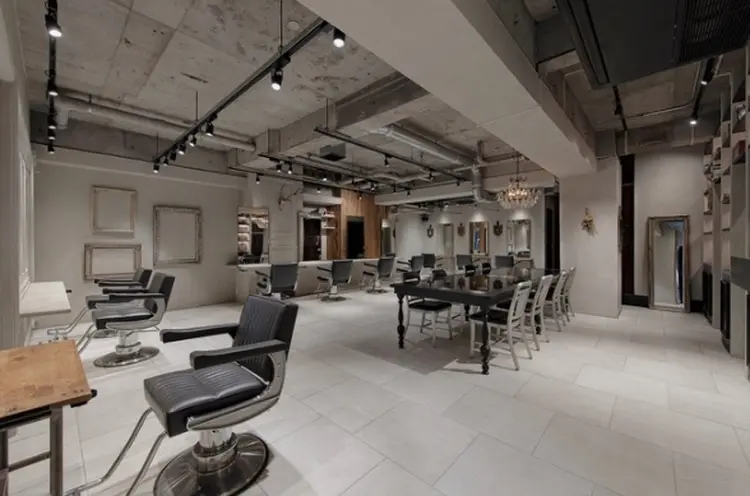 NEWTONの内観・外観2