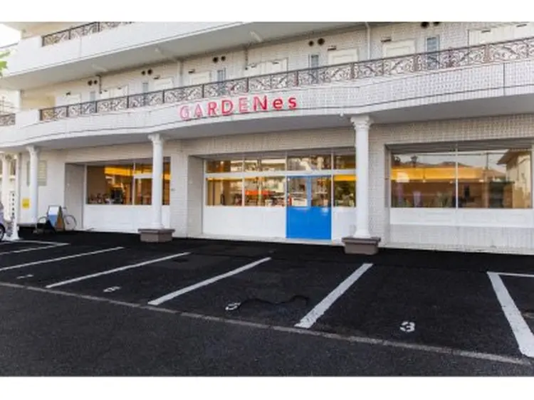 GARDEN es 緑井店の内観・外観1