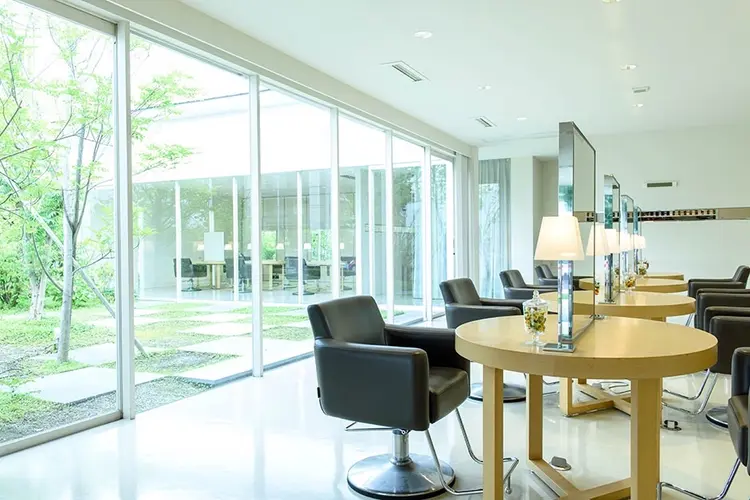 uhair大高店の内観・外観2