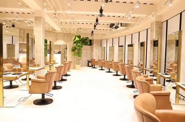 GRANDの内観・外観1