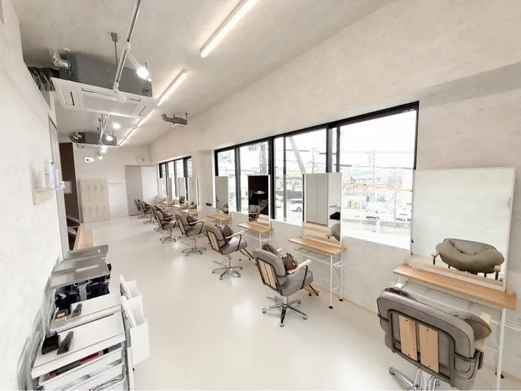 PLUSISM Velenの内観・外観1