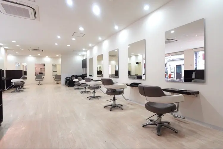 TIDEHAIR 高槻2号店の内観・外観1