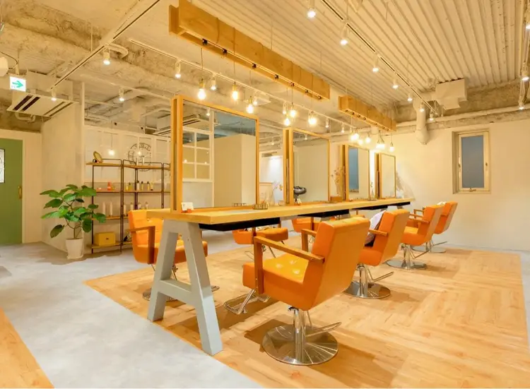 Little LuLu梅田店の内観・外観1