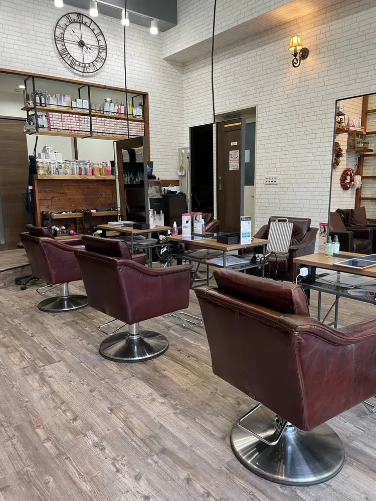 HAIR MAKE Avalon 橋本店の内観・外観2