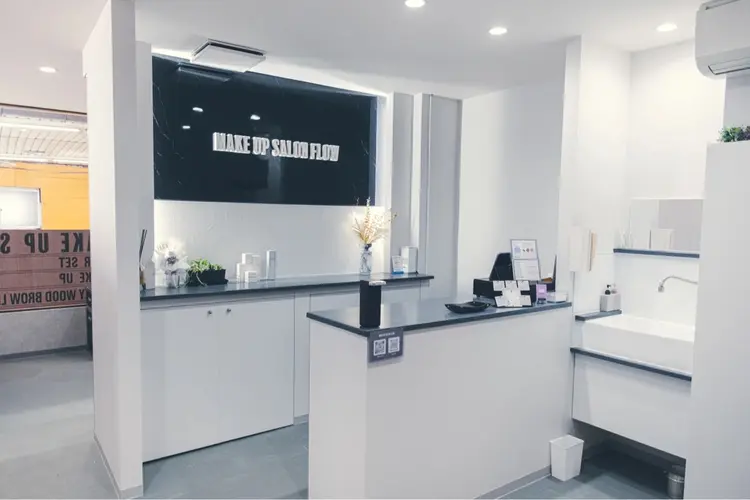 makeup salon FLOWの内観・外観1