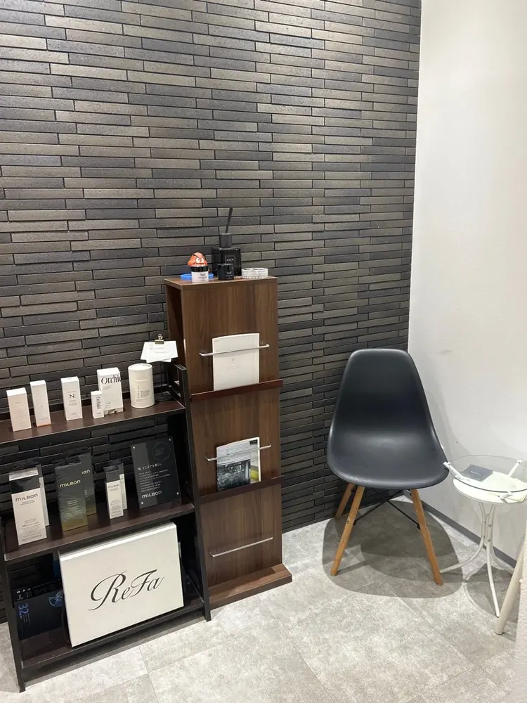 .6-ROGU-neonの内観・外観2