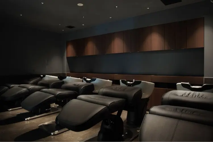 GO  TODAY SHAiRE SALON新宿Aura店の内観・外観3