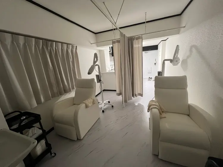 whitening salon WHITE 広島店の内観・外観2