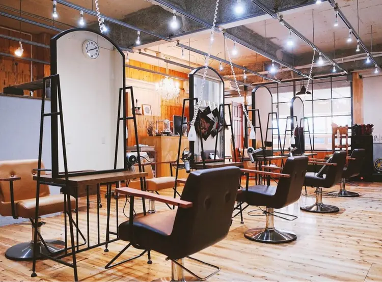 THEDOTSの内観・外観1