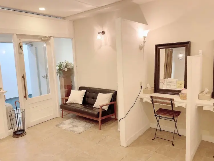 アイシス 京橋店の内観・外観1