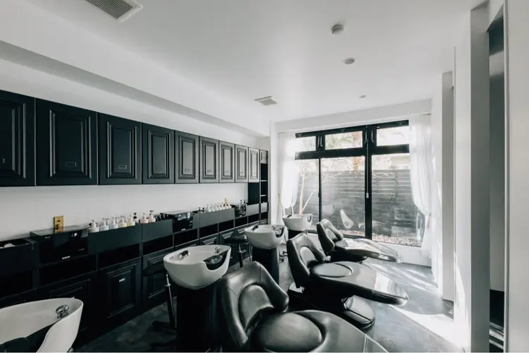 Come  G Headの内観・外観3