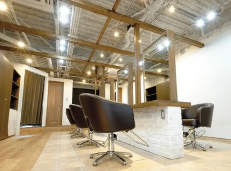 Cecil hair JR尼崎店の内観・外観1