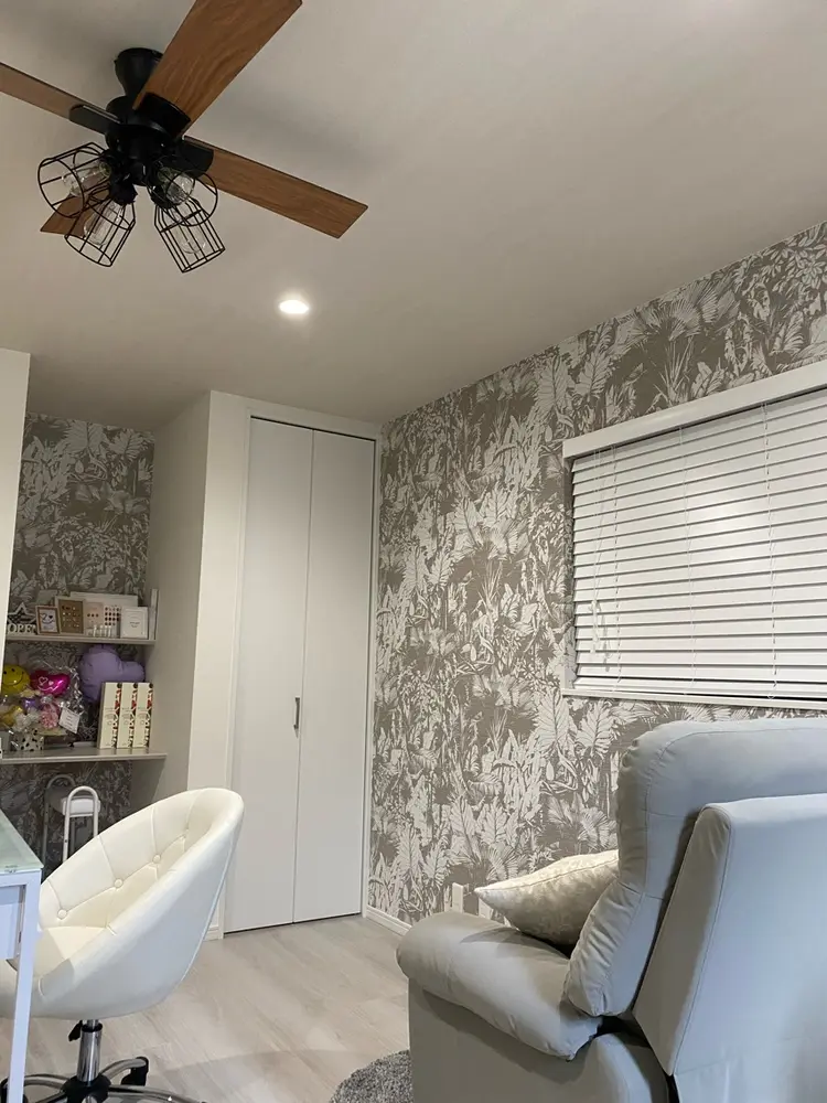 25salonの内観・外観1