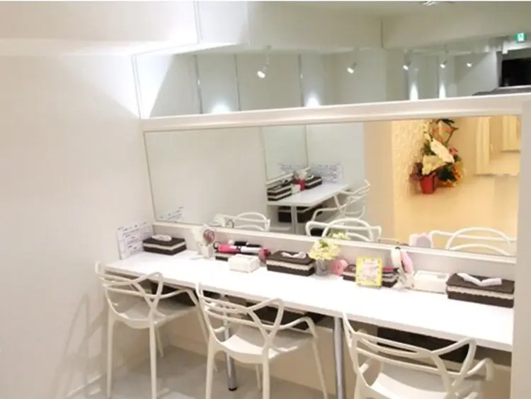 Lash One 四条店の内観・外観1