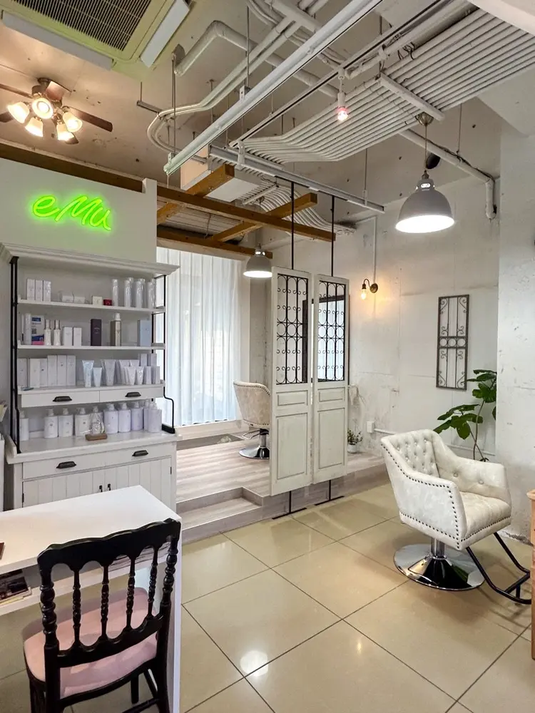 eMu中央駅店の内観・外観1