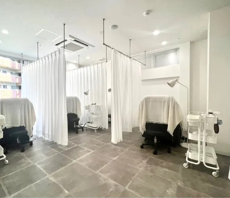 まつげパーマ・アイブロウ専門店ichii by lirの内観・外観1