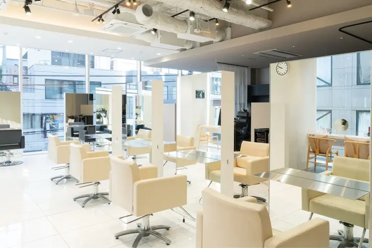 Roopsの内観・外観2