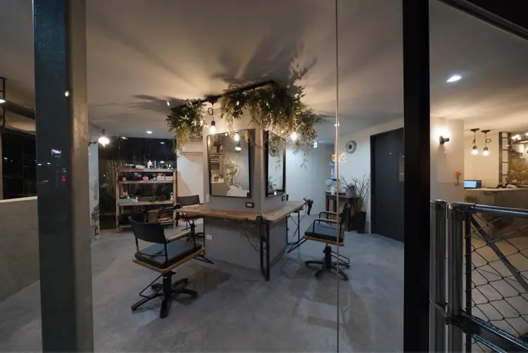 URU organic hairの内観・外観1