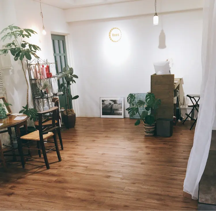 Huesの内観・外観1