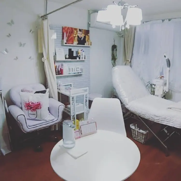 POLA  1stの内観・外観2