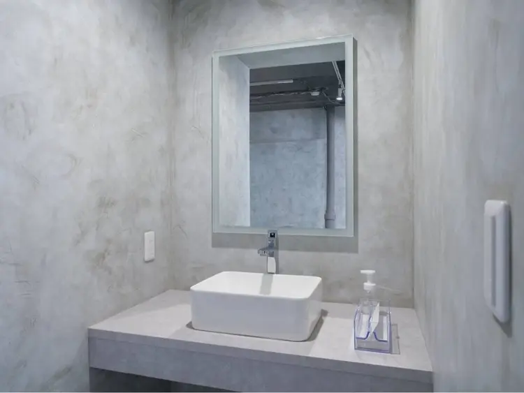 ホワイトラッシュ桃山台店の内観・外観2