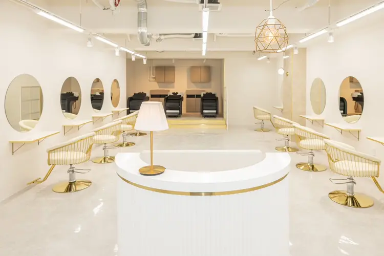 ONE’S ly 上大岡店の内観・外観2