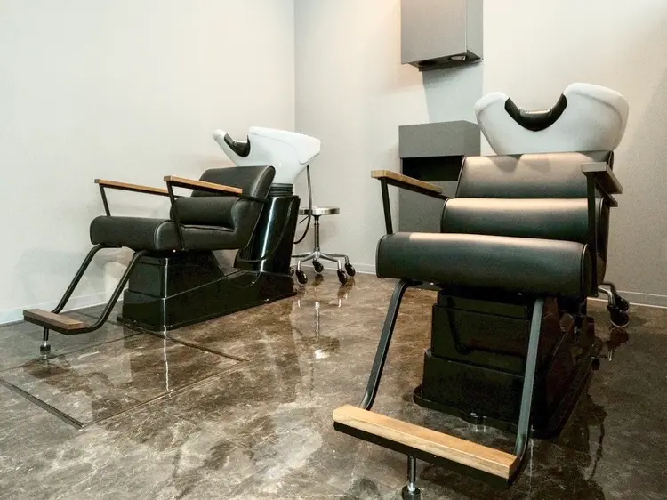 Genie -men's cut & men's perm- 新百合ヶ丘の内観・外観2