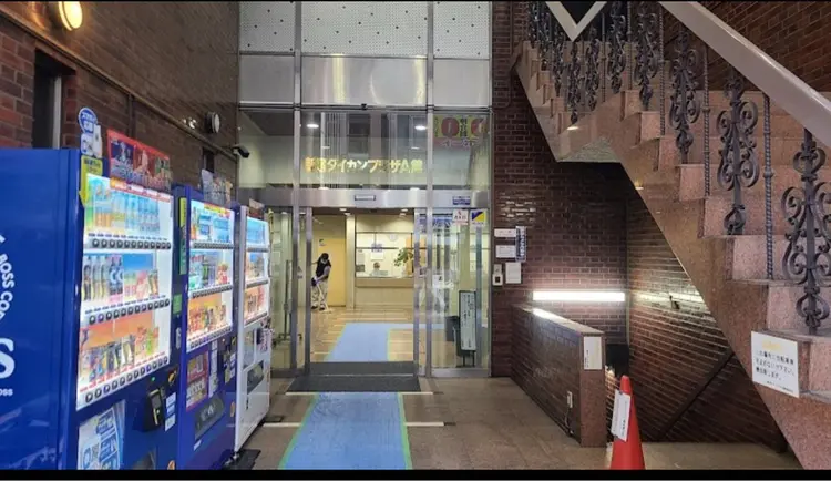 moANiの内観・外観1