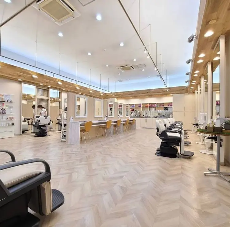 ヘアメイクageの内観・外観1