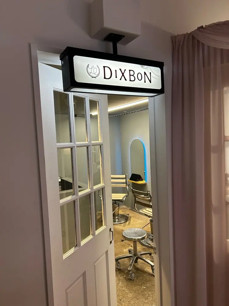DIXBONの内観・外観1