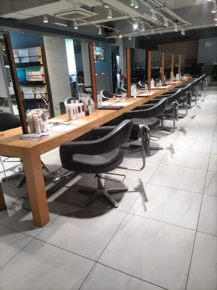 美容室Lee京橋店の内観・外観2