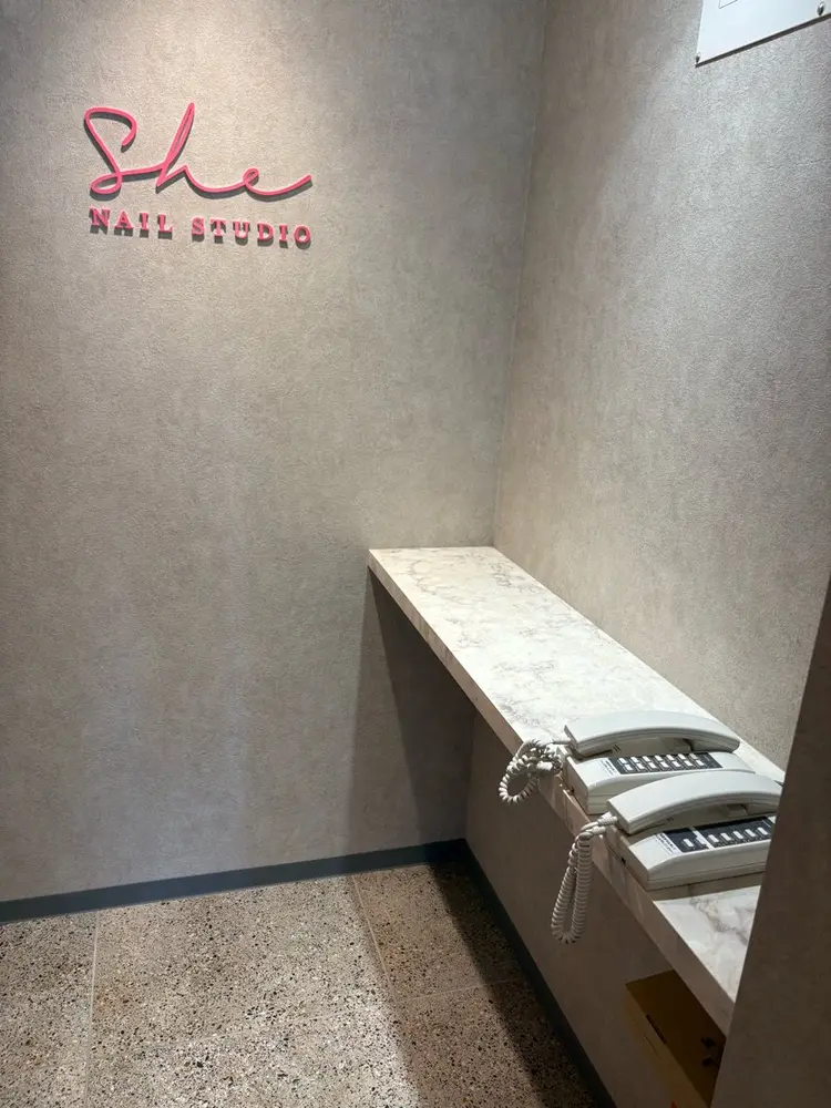 She nail studio 原宿の内観・外観1