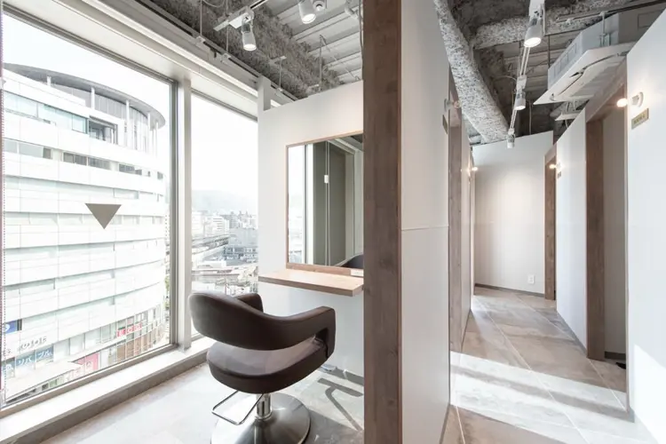 SALOWIN神戸三宮の内観・外観2