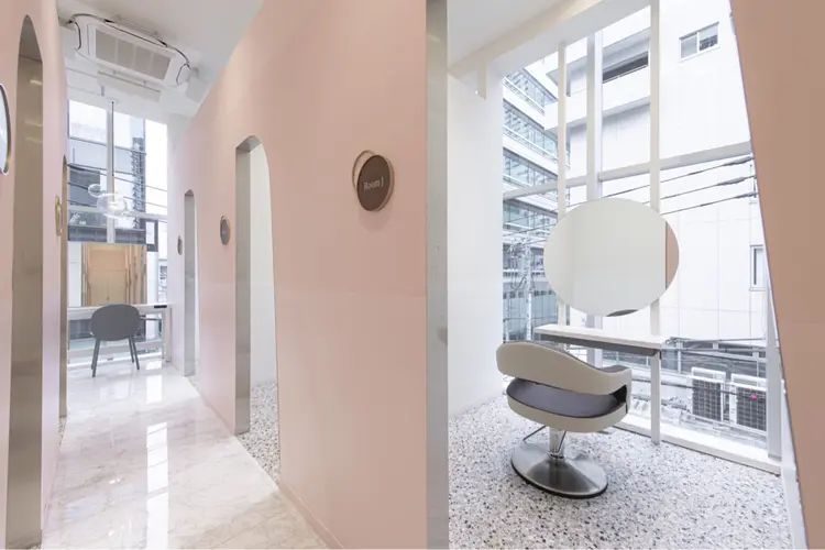 SALOWIN KITAYA PARK前の内観・外観2