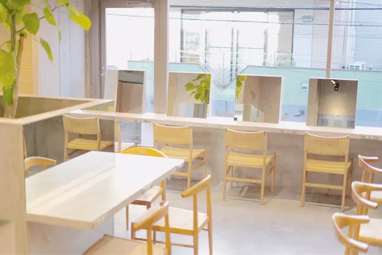 cinqの内観・外観1