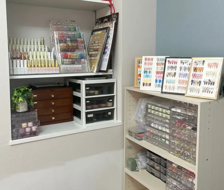 Iris  Nailの内観・外観2