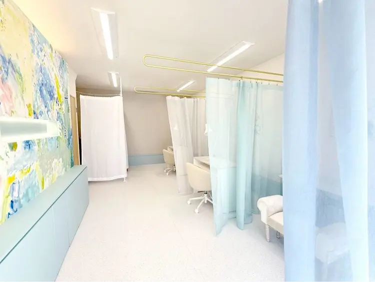 ポッコネイルの内観・外観1