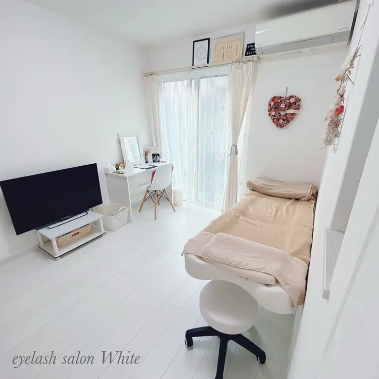 eyelash salon Whiteの内観・外観1