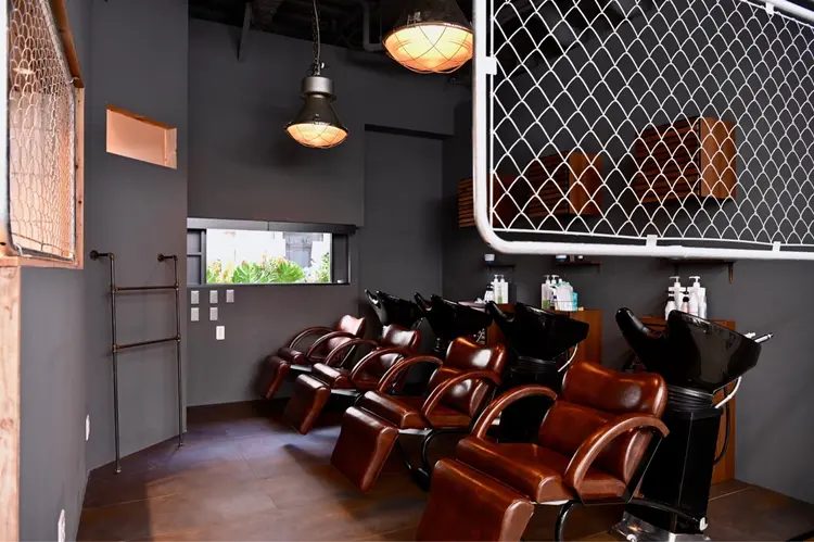 SALOWIN梅田茶屋町Suite店の内観・外観2