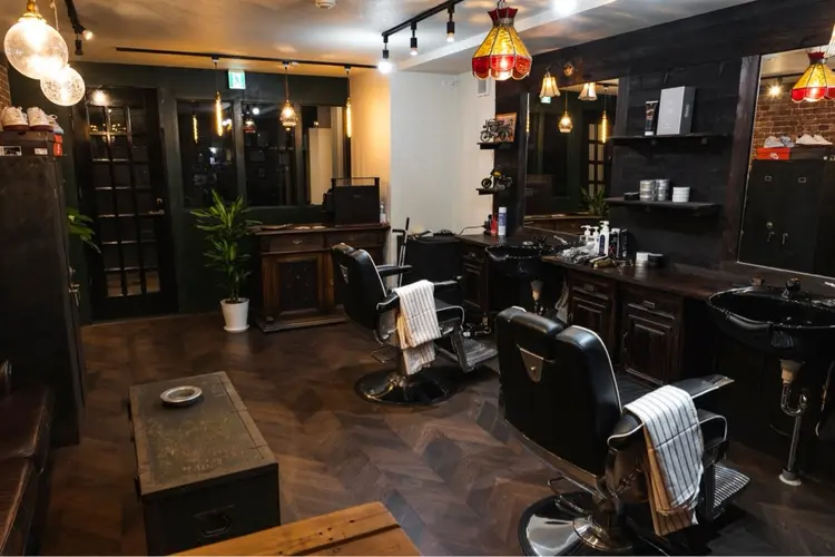 Barbershop UN-FILの内観・外観1