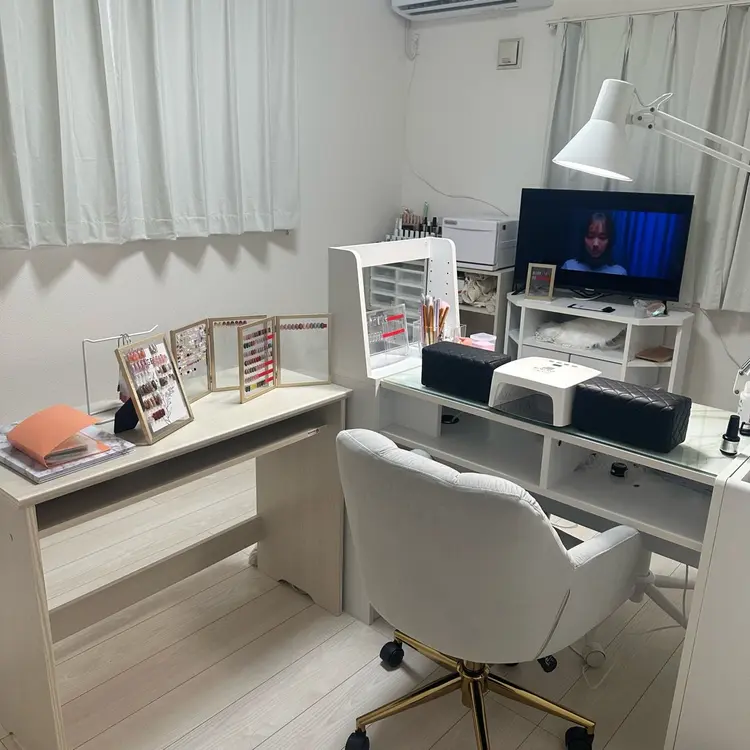 PON nailの内観・外観1