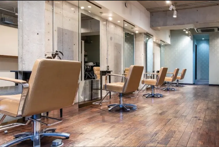ULHAsalonの内観・外観2