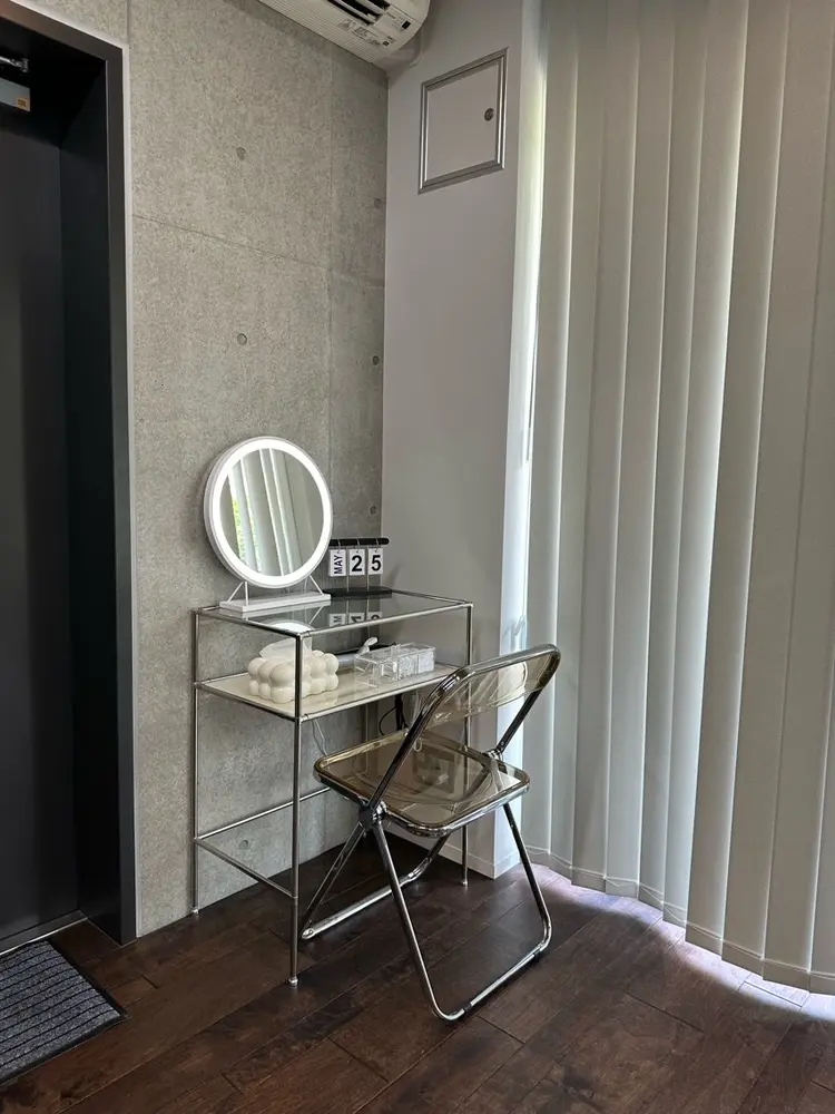 OLの内観・外観1